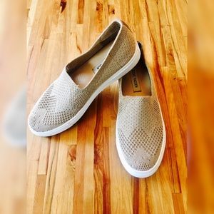 Steve Madden Gold Espadrilles ⭐️